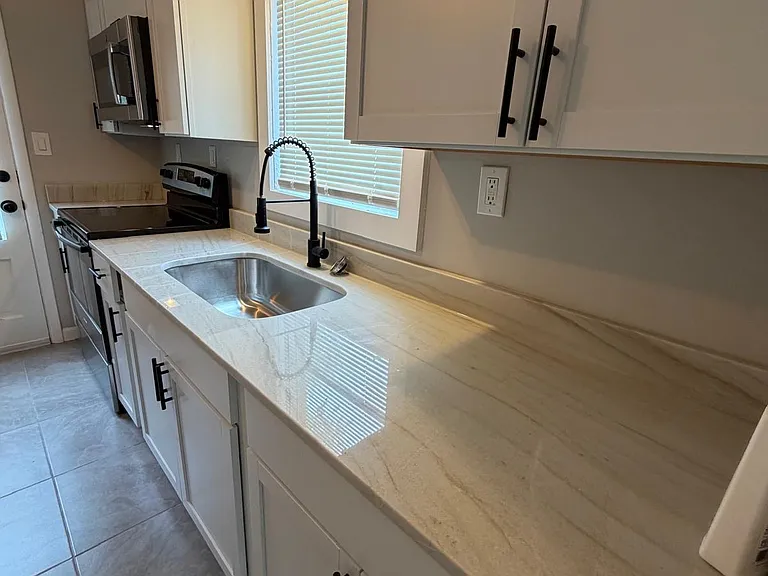 6524 Rainbow Ln — Photo 2