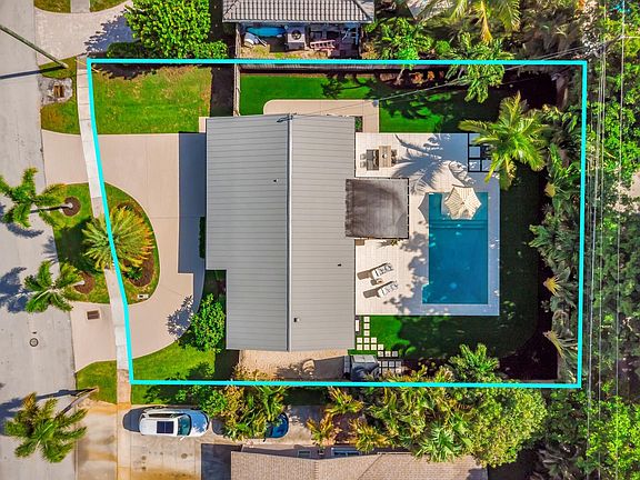 3rd image of 300 SE 8th Avenue