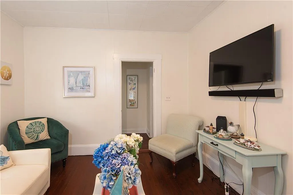 5 bed, 1264 sqft, $3,500 — Photo 4