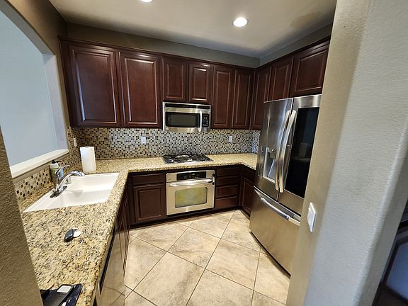 5th image of 10442 Duxbury Ln Unit 23