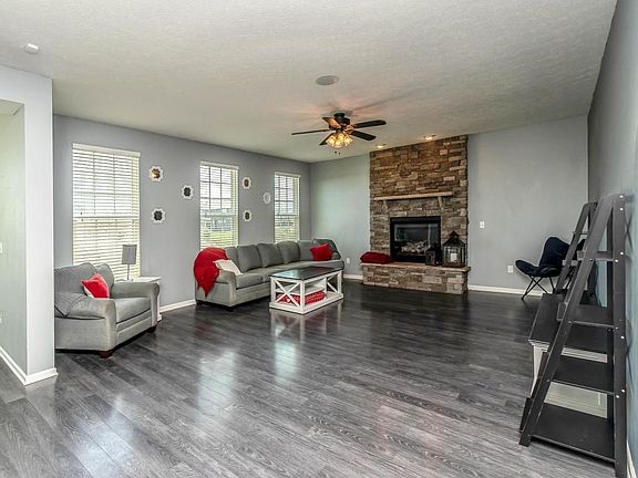 2nd image of 9257 Weigela Ct