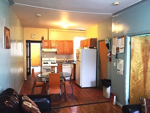 2nd image of 1917 60th St #1