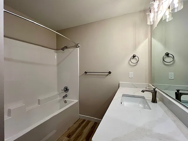 506 E 14th St — Photo 12