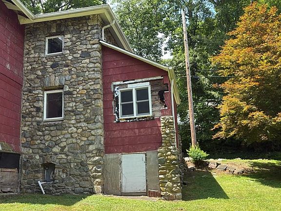 3rd image of 20 Old Oregon Road