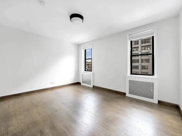 885 10th Ave #6G — Photo 8