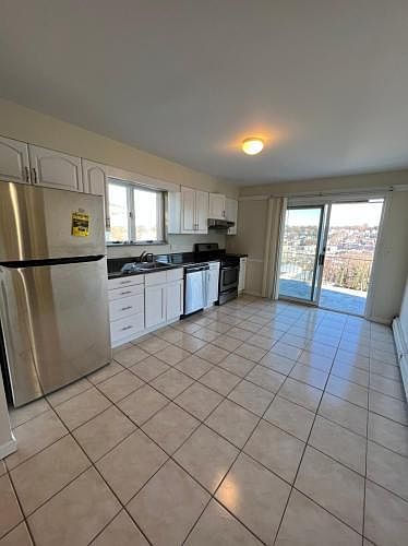 1st image of 268 Edwards Pl