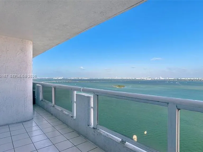 1717 N Bayshore Dr #CU-A-3332 — Photo 4
