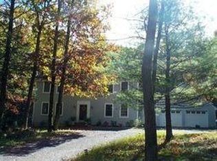 170 Idlewood Dr, Brodheadsville, PA 18322