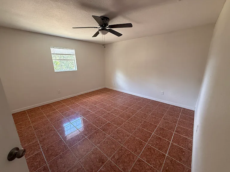 560 Wickford Way — Photo 24