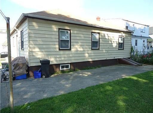 2nd image of 333 Parker Ave