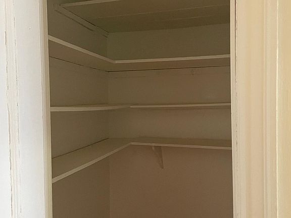 3rd image of 2260 Olinville Ave APT B33