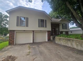809 Tanyard Dr, Wellington, MO 64097