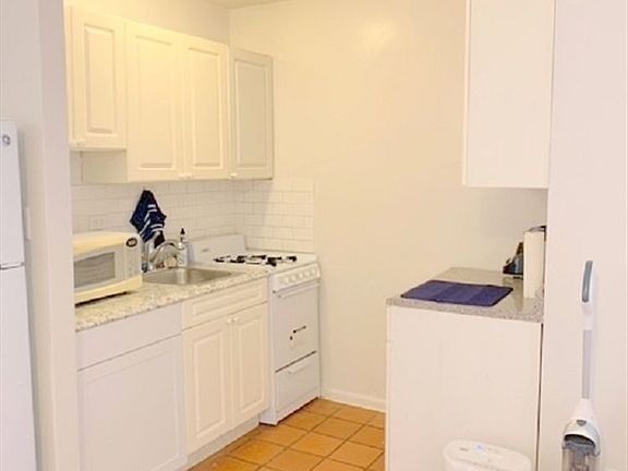 3rd image of 416 E 85th St APT 4A