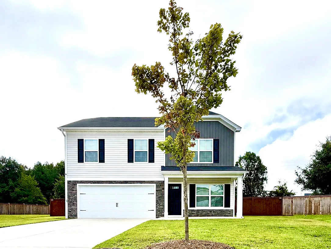 5 bed, 2334 sqft, $2,300 — Photo 1