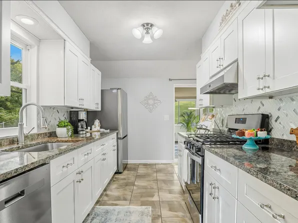 2575 Quebec Ave S, Saint Louis Park, MN 55426