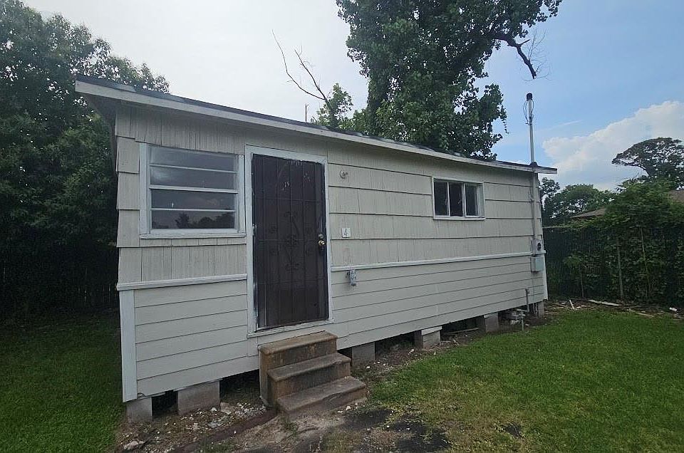 1st image of 6909 Kittridge St