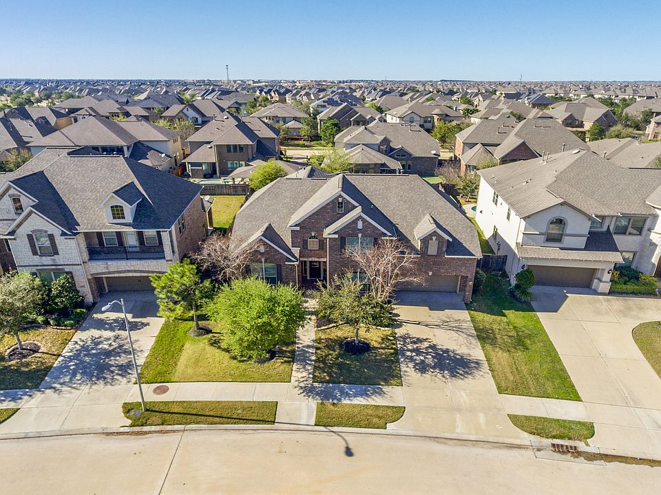 1st image of 10119 Hutton Park Dr