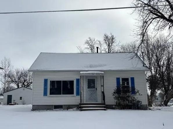 914 E 7th St N, Newton, IA 50208