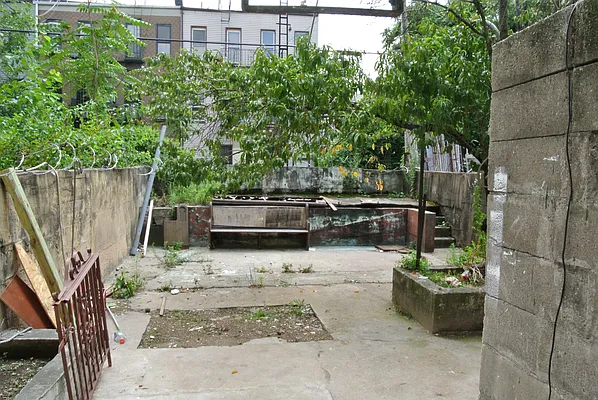 Rented by Nooklyn NYC LLC | media 19