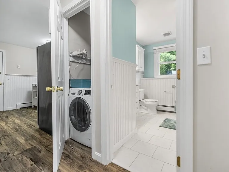 1348 Main St — Photo 15