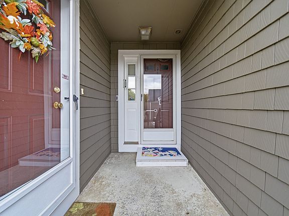 3rd image of 31 Shaw Farm Rd Unit 31