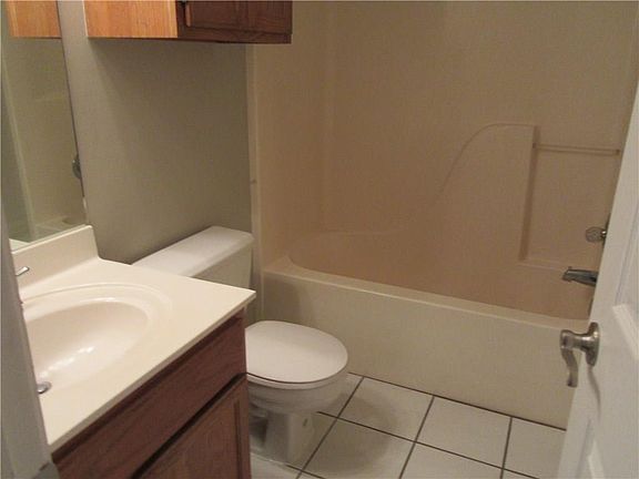 4th image of 2152 Kristy Ln #A