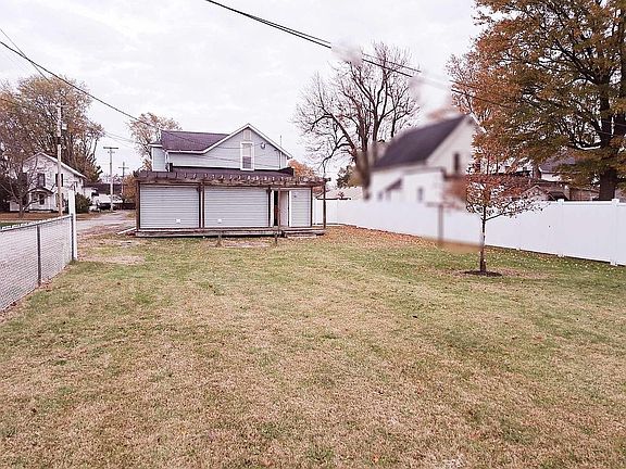 2nd image of 819 S Main St