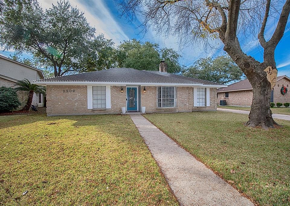 1st image of 3206 Bayou St