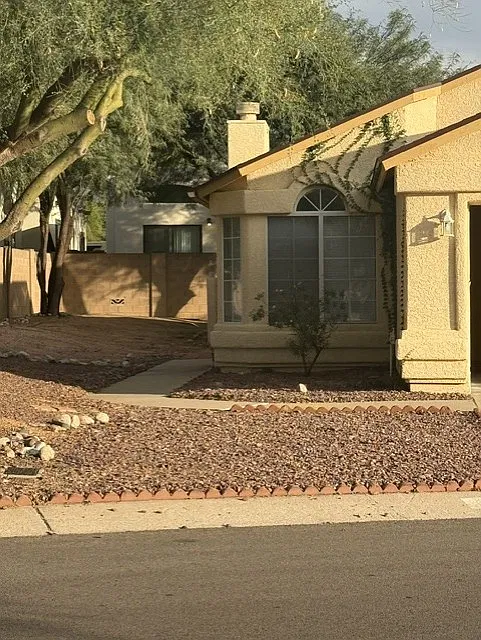 3 bed, 1347 sqft, $1,800 — Photo 2
