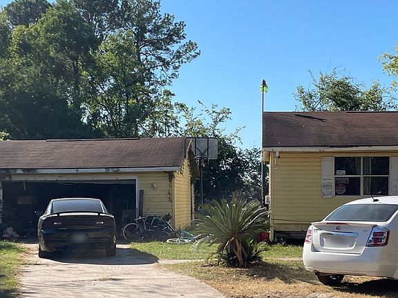 3rd image of 6511 Castlebay Dr