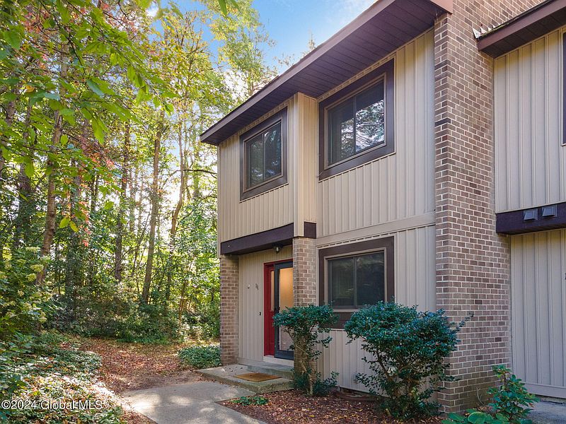 3rd image of 111 Knollwood Terrace
