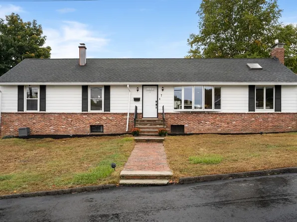 7 Melba Ln, Stoneham, MA 02180