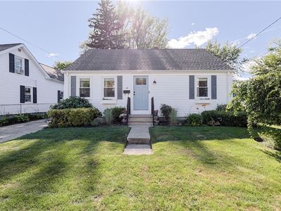 33 Providence Ave E, Riverside, RI, 02915