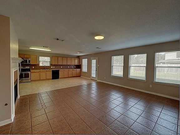 4th image of 2303 Crossmill Ln