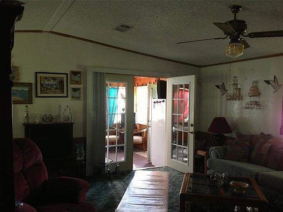 5th image of 266 Kenneth Cir