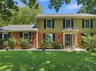 12841 Pembroke Cir, Leawood, KS 66209
