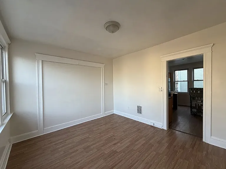 57 Maltby St #14 — Photo 2
