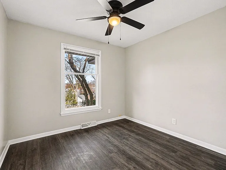 334 Hyde Park Dr — Photo 16