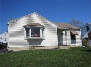 200 Falstaff Rd, Rochester, NY 14609