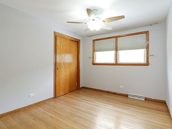 5th image of 11212 S Sacramento Ave
