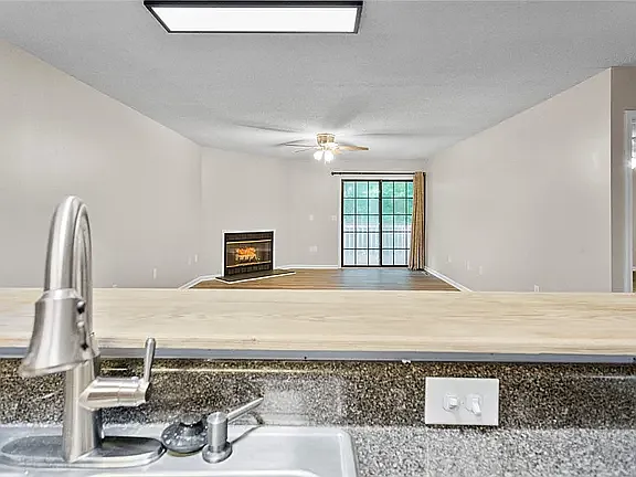 2123 Shea Ln — Photo 7