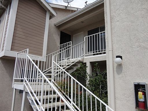 2nd image of 4455 Winona Ave APT 4