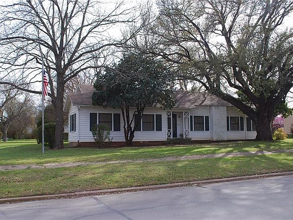 3rd image of 318 Corsicana St