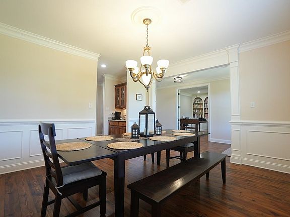 5th image of 270 Fair Meadows Ln
