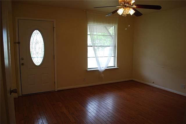 2nd image of 119 NW Wanda Way