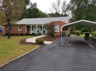 902 4th Avenue Ext, Farmville, VA