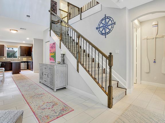 5th image of 217 Diamante Way #217