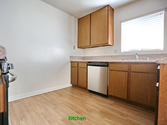 4th image of 138 N Myrtle Ave APT D