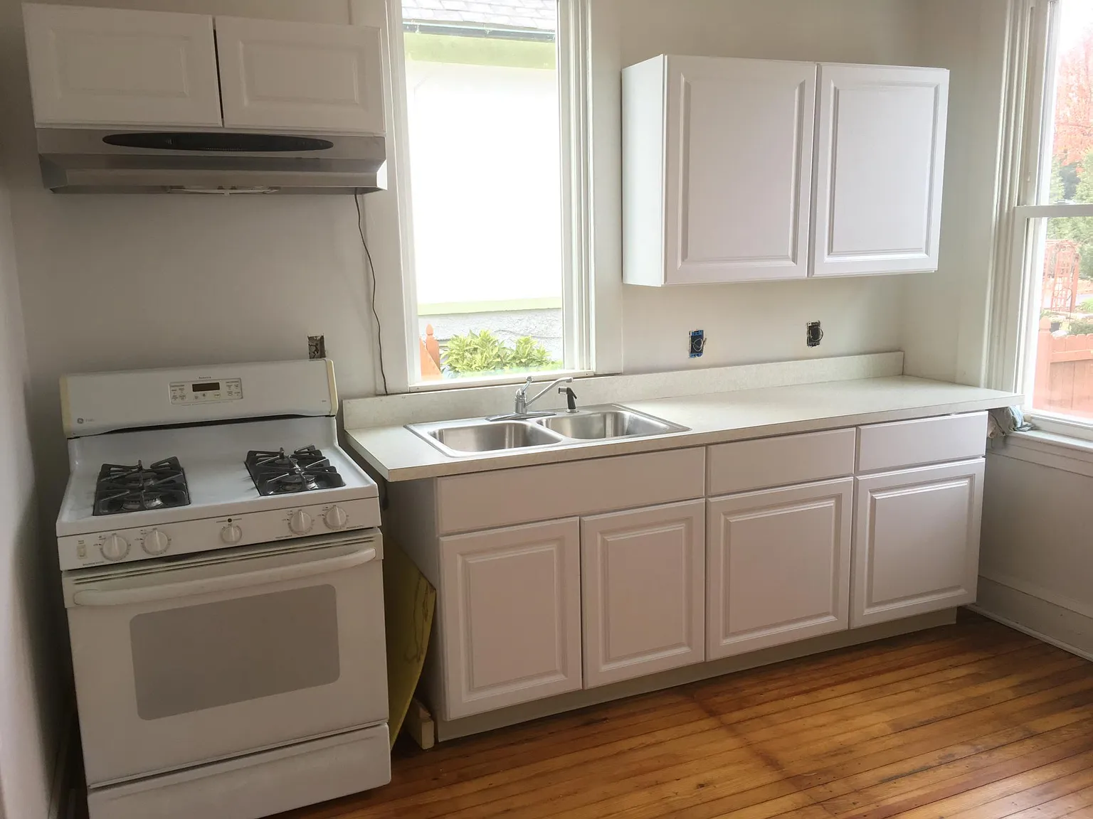 3 bed, 1200 sqft, $1,680 — Photo 2