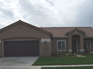 2037 Muscat Ave, Tulare, CA 93274